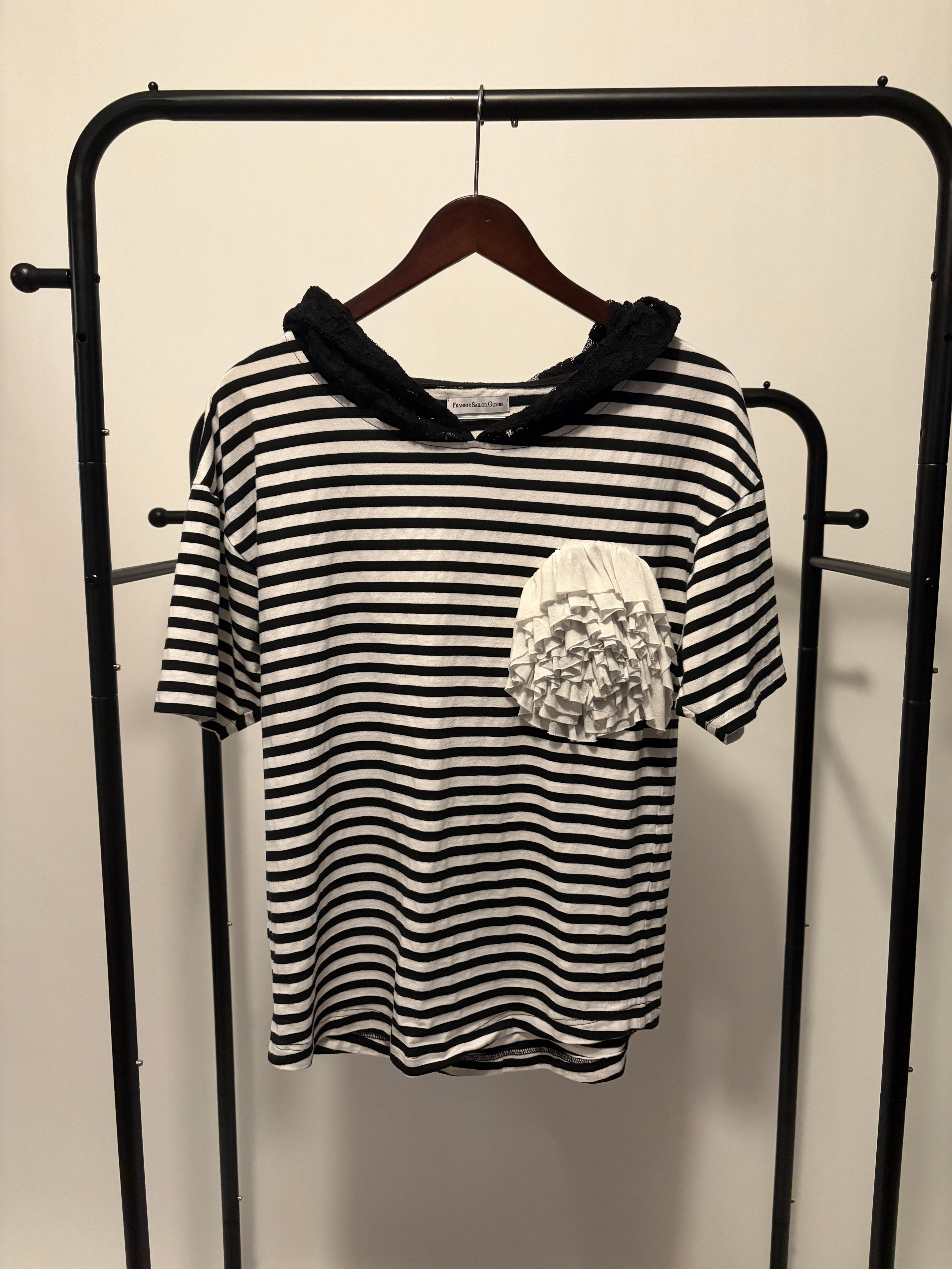 “Newlydeds” tee